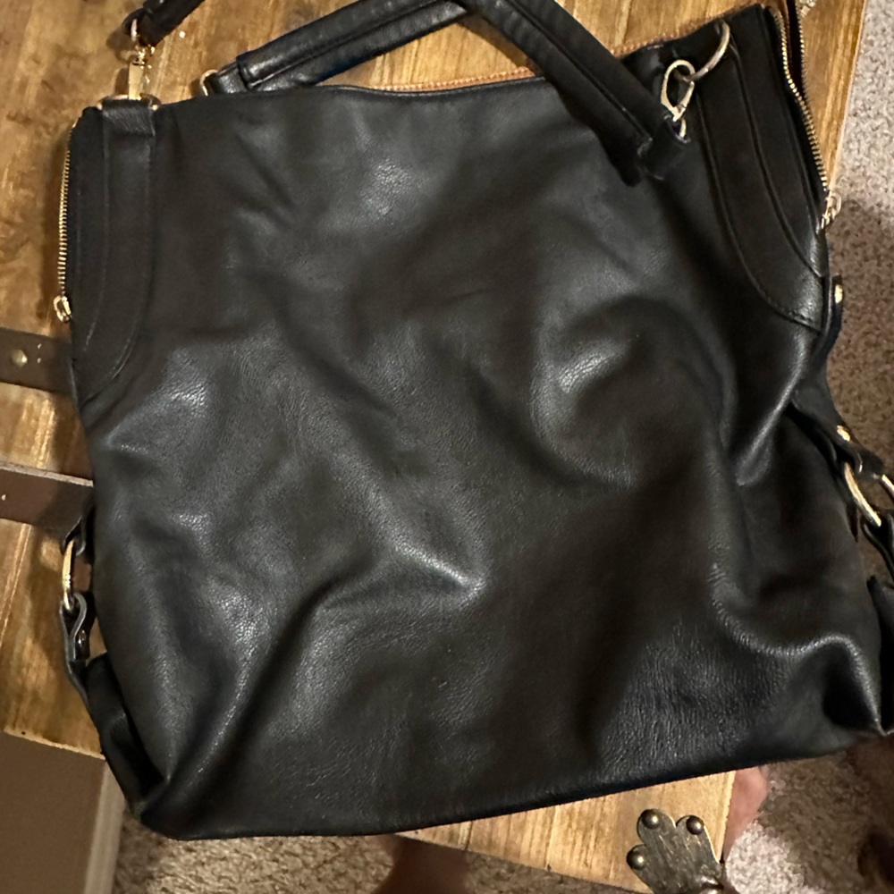 Olivia and Joy black purse EUC
